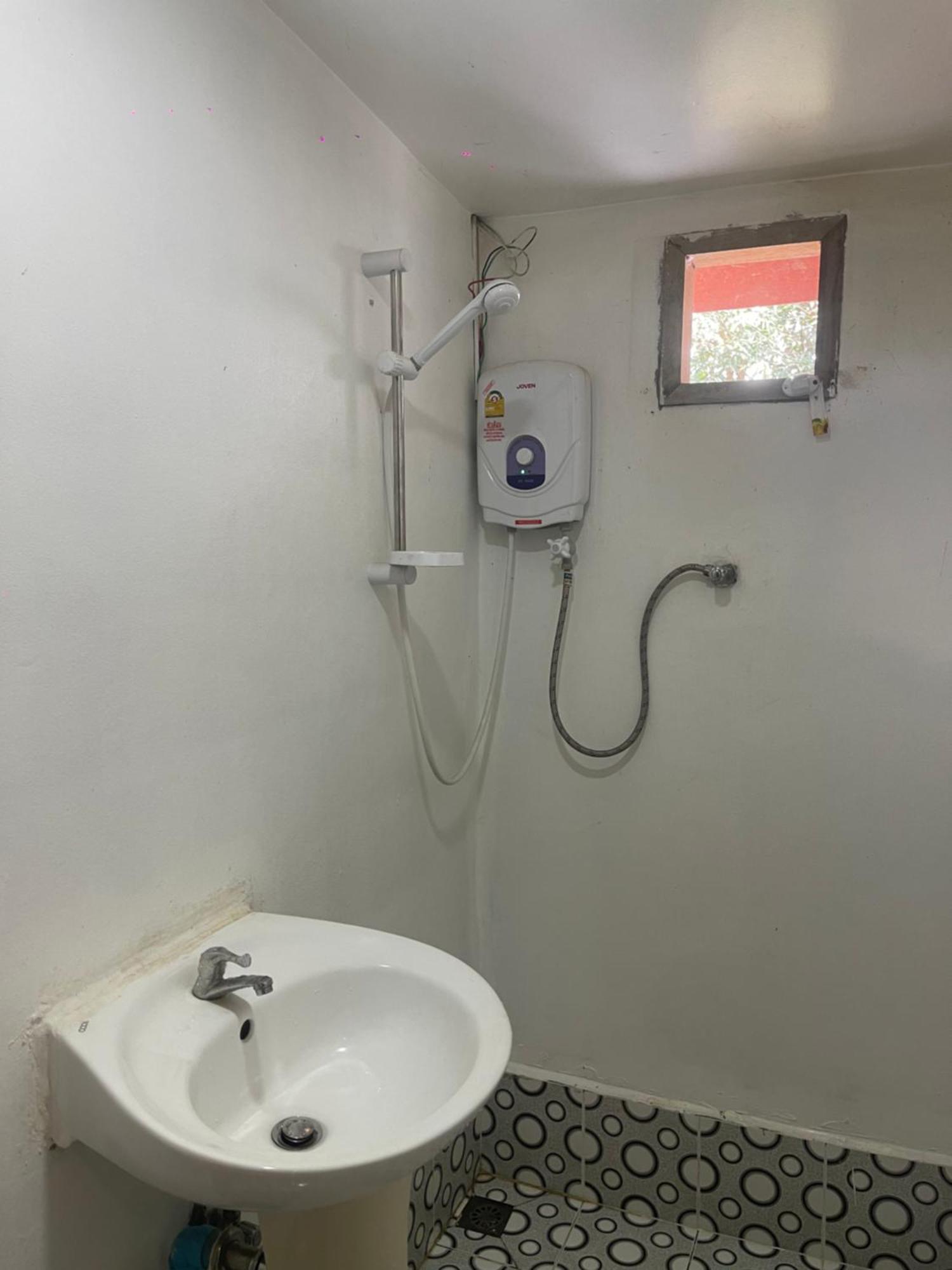Outland Hostel Vang Vieng Exterior photo